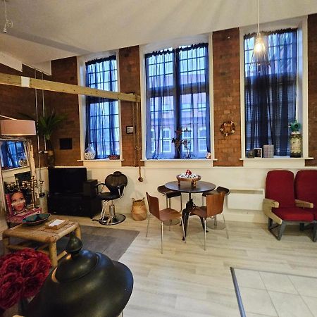 Characteristic Loft Style Apartment Бирмингем Экстерьер фото