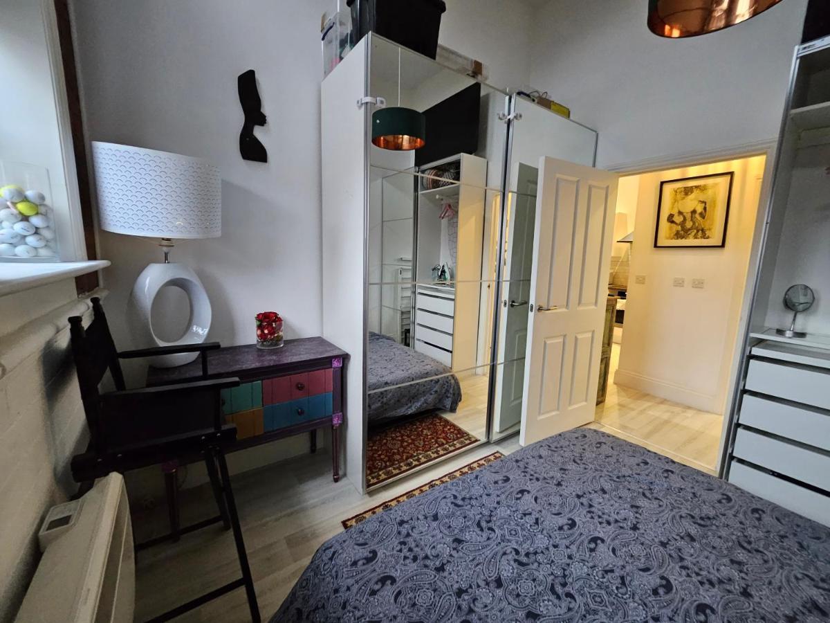 Characteristic Loft Style Apartment Бирмингем Экстерьер фото